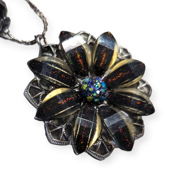 Y2K Black Daisy Pendant Necklace ~ Shimmery AB Crystal Center whimsigoth edgy - Picture 2 of 9
